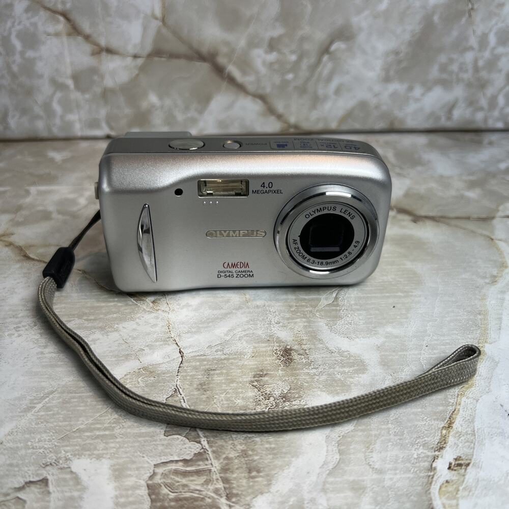 Olympus Camedia D-545 Zoom Digital Camera 4.0 MP Tested Working